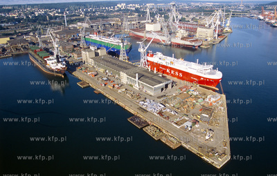 Port Gdynia z lotu ptaka. Z lewej strony nabrzeze Albanskie,...