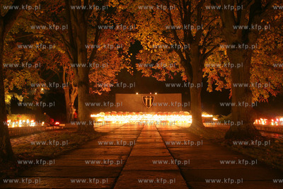 Swieto Wszystkich Swietych na cmetarzu w Kolobrzegu.
01.11.2008
Fot....