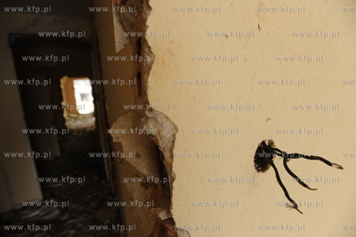 Nadole nad Jeziorem Zarnowieckim. Ruiny ogromnego Hotelu...