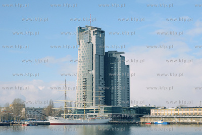 Gdynia. Ponad 140-metrowy apartamentowiec SEA TOWERS...