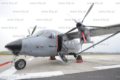 Baza lotnicza MW w Gdyni Babich Dolach. n/z samolot...
