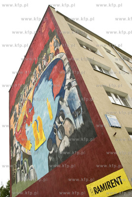 Ozdobne murale na blokach S.M. Zaspa. Nz. ul. Skarzynskiego...