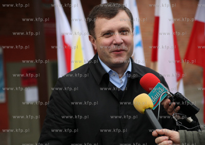 Wybory samorzadowe 2010 w Sopocie. Po glosowaniu kandydat...