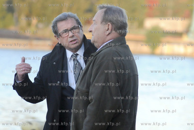 Tereny Stoczni Gdanskiej. Plan zdjeciowy filmu Uklad...