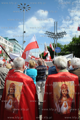 Po mszy w intencji ojczyzny z kosciola OO Redemptorystow...
