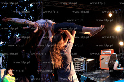 Koncert zespolu Cochise na terenie ogrodu kawiarni...