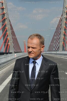 Otwarcie mostu w Kwidzynie. Nz. Premier Donald Tusk...