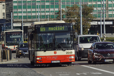 Gdańsk, Podwale Grodzkie.  Autmobus miejski marki...