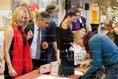 Gdansk. Amber Expo. IX  charytatywny Bal z Sercem Fundacji...