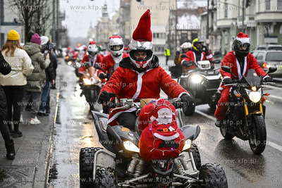 Mikołaje na motorach. Przejazd przez Sopot. 04.12.2022...