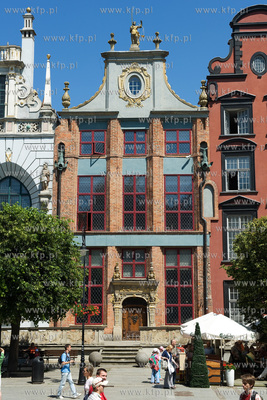 Gdansk, Dlugi Targ. Kamienica sasiadujaca z Dworem...