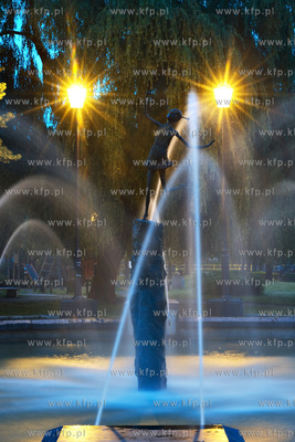 Fontanna na Placu Wybickiego w Gdansku Wrzeszczu. 6.07.2009...