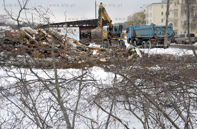 Wycinka drzew pod budowe nowej Trasy Slowackiego w...