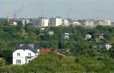 Gdansk, nowe domy na ul. Myslliwskiej w dzielnicy Piecki...