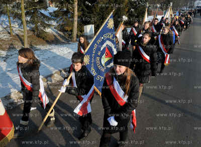 Uroczystosci nadania szkole podstawowej w Niestepowie...