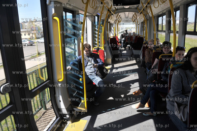 Inaguracyjny przejazd tramwajem na nowo otwartej lini...