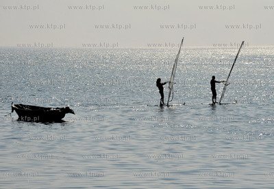 Chalupy na Polwyspie Helskim. Windsurfing od strony...