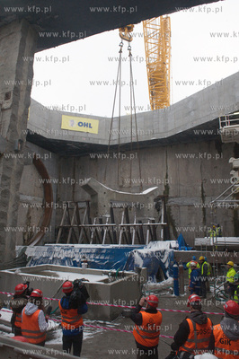 Zakonczona pierwsza nitka tunelu pod Wisla zostala...