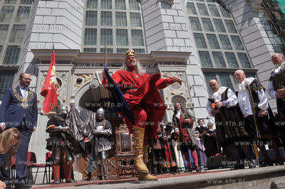 Gdansk. Swieto Miasta. Parada i inscenizacja  na ul....