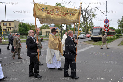 Boże Ciało w Gdańsku Brzeźnie. Procesja na rogu...