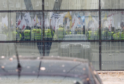 Gdansk. Demonstracja Zwiazkow Zawodowych z Grupy Energa....