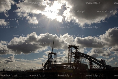 Montaz luku stanowiacego element nosny wiaduktu na...