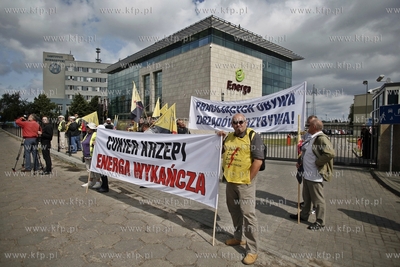 Gdansk. Demonstracja pracownikow firmy energetycznej...