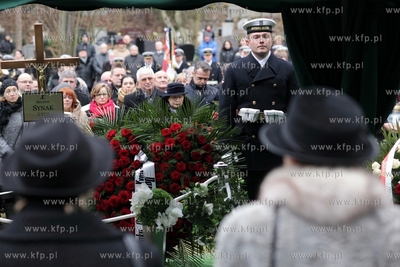 Cmentarz Srebrzysko w Gdansku. Pogrzeb Brunona Synaka.
21.12.2013
fot....