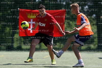 Gdansk Zaspa. Pilkarski turniej dzikich druzyn Do przerwy...