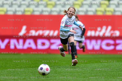 Mecz drużyn influencerek na Polsat Plus Arenie Gdańsk...