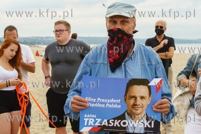 Gdańsk, plaża w Jelitkowie. "Trójmiasto dla Rafała...