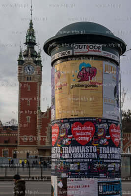 Gdańsk, Wały Jagielońskie.x Plakat 30. Finału WOŚP...