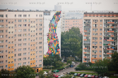 Gdansk. Zaspa. Pilotow 10. Demontaz rusztowania i odsloniecie...