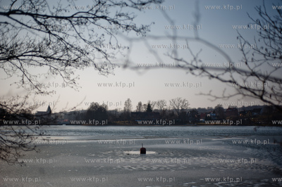 Kaszuby. Jezioro Przywidzkie.
17.03.2012
fot. Mateusz...