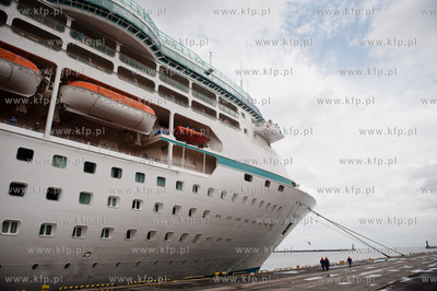 Port w Gdyni. Nabrzeze Francuskie. Wizyta plywajacego...