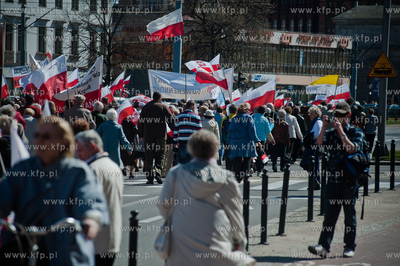 Gdansk. Manifestacja sympatykow Prawa i Sprawiedliwosci...