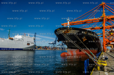 Najwiekszy kontenerowiec w historii portu MSC Charleston,...