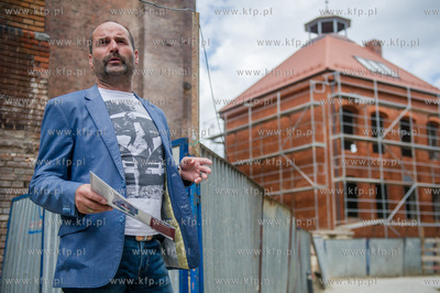 Gdansk. Spacer po Dolnym Wrzeszczu, poprzedzajacy uroczystosc...