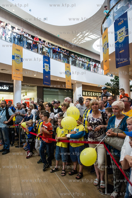 Gdynia. Centrum Riviera. Prezentacja zespołu Arki...
