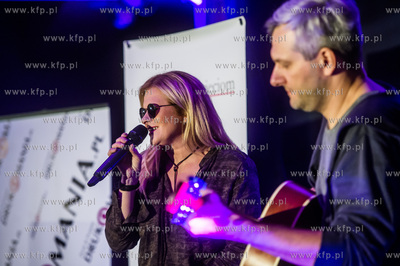 Sopot. Zatoka Sztuki. Charytatywne spotkanie z piosenkarką...