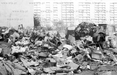 Smieci 3pazdziernik88ZKosycarz_p_30 28.10.1988 Fot....