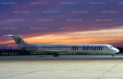 Gdansk, Rebiechowo. Nz. MD-82  linii Air Adriatic

REG.9A-CBF



03.10.2007

fot....