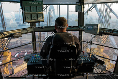 Stocznia Gdynia S.A.  Nz wnetrze operatora suwnicy.
07.02.2009
fot....