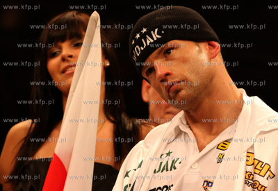 Gdynia, Gala boksu zawodowego. Nz. Damian Jonak mistrz...