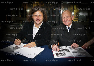 CH Manhattan. Promocja IV czesci albumu Fot. Kosycarz...