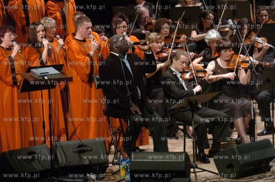 Slupsk, sala Teatru Dramatycznego. Koncert muzyki gospel...