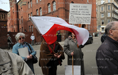 Szczecin. Msza byłych pracownikow Stoczni Szczecinskiej...