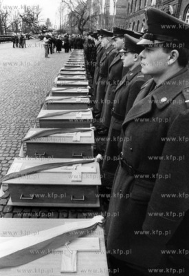 Uroczystosci zwiazane z pogrzebem 38 pracownikow Poczty...