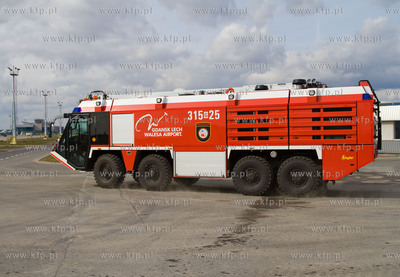 Gdansk, Rebiechowo. Nz. Szkolenie sie Lotniskowej Strazy...