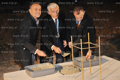 Uroczystos wmurowania kamienia wegielnego pod rozbudowe...